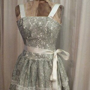 Green and Cream Lace Party Mini Dress with Satin Bow by Jessica McClintock Size